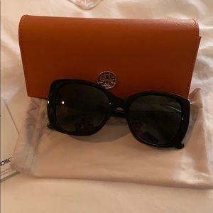 NWOT Tory Burch sunglasses